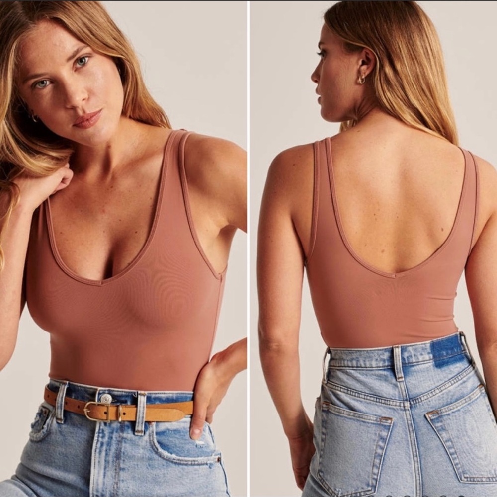 XSOLDX Abercrombie & Fitch Seamless V-Neck Bodysuit